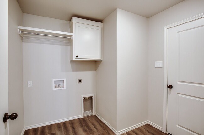 Building Photo - Wonderful Townhome in Cooper District!!