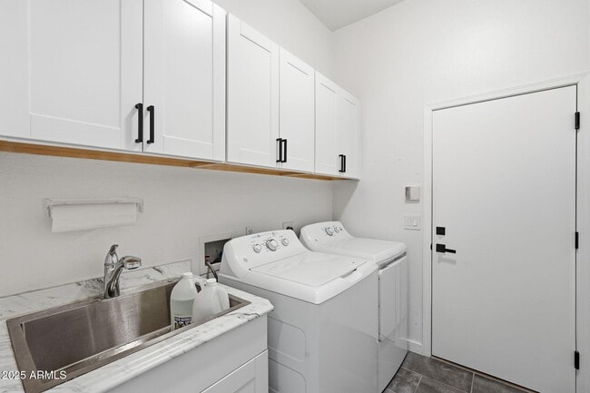 Building Photo - 11415 N 44th St