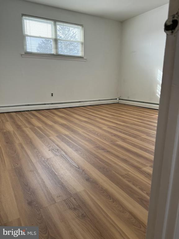 Building Photo - 219 W 6th St