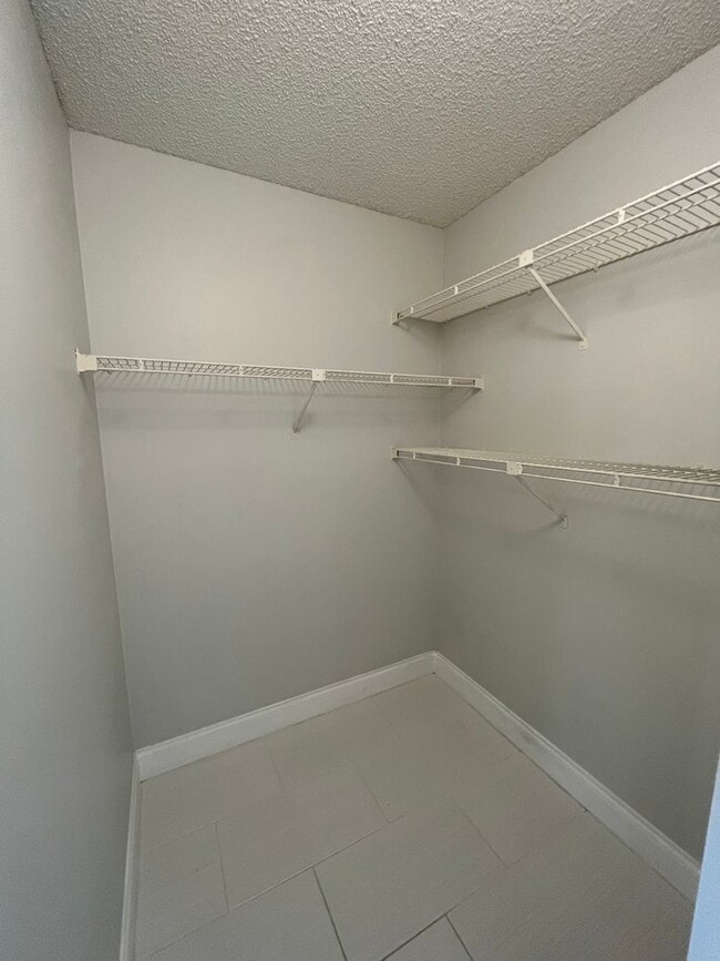 Building Photo - ONE BEDROOM ONE BATHROOM with FULL LAKE VIEW!