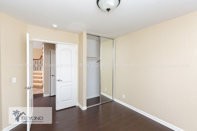 Building Photo - ELEGANT 4BR/2.5BA H in HOME IN OCEANSIDE P...