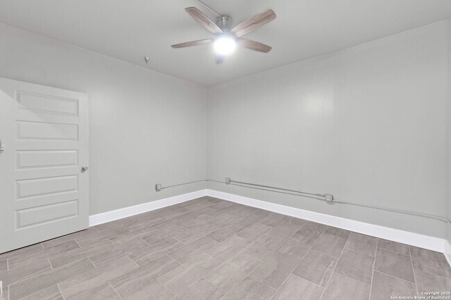 Building Photo - 3363 E Commerce St