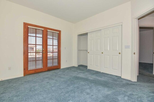 Building Photo - 5413 W Fallen Leaf Ln