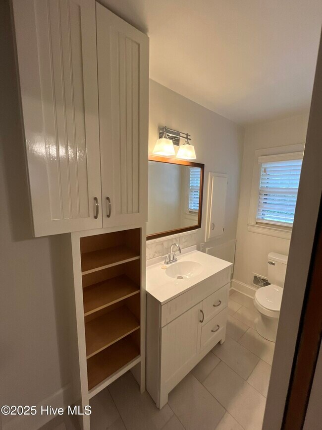 Building Photo - 2417 Slay Dr