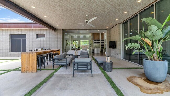 Building Photo - 4912 N 45th St