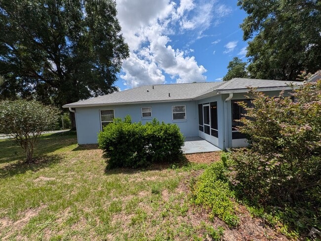 Building Photo - Lovely 3/2/2 Citrus Springs home with Hot Tub