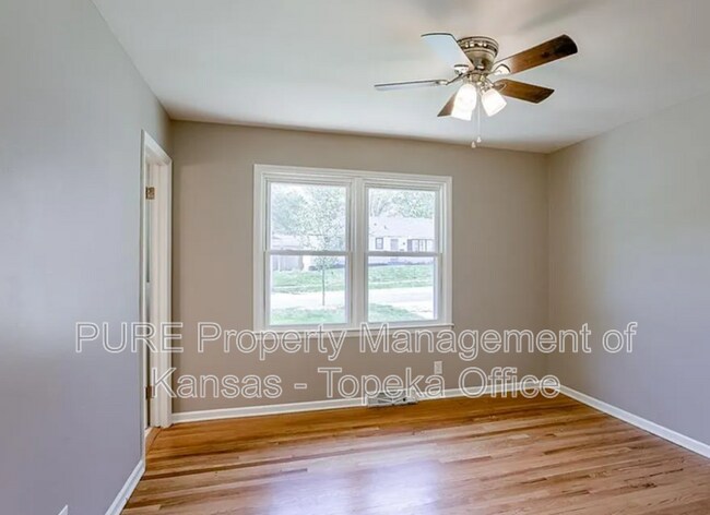 Building Photo - 9917 Flora Ave