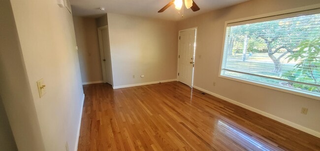 Building Photo - 5044 N Salina St
