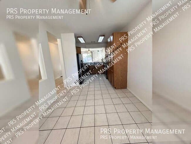 Building Photo - 2778 E Devon Ct