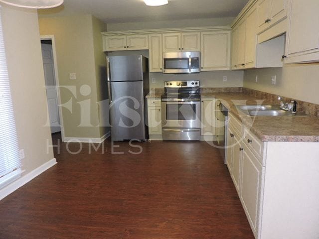 Building Photo - 828 Tropicana Dr E