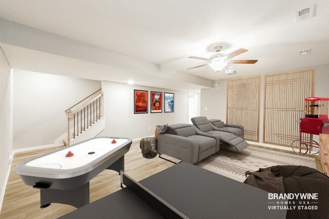 Building Photo - COMING SOON! 5BED 3BATH