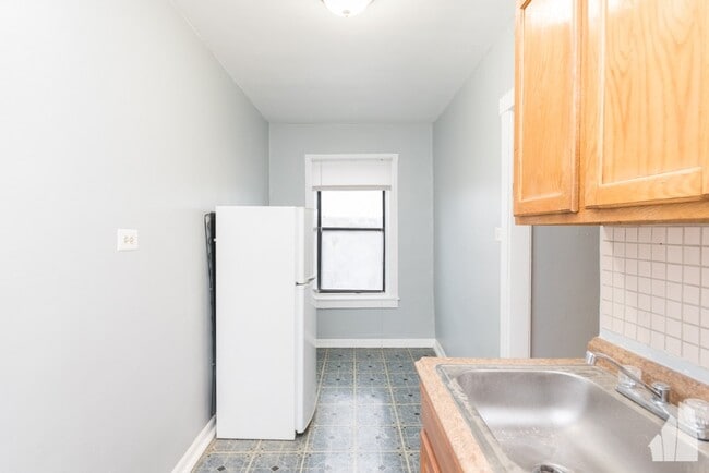 Building Photo - 4600 N Beacon St