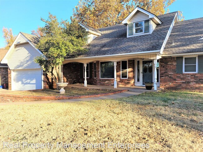 Primary Photo - 6 br, 3.5 bath House - 8812 N Kensington Rd