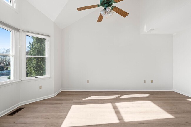 Building Photo - Beautifully Renovated Townhome in The Ridings at Brookside – Macungie