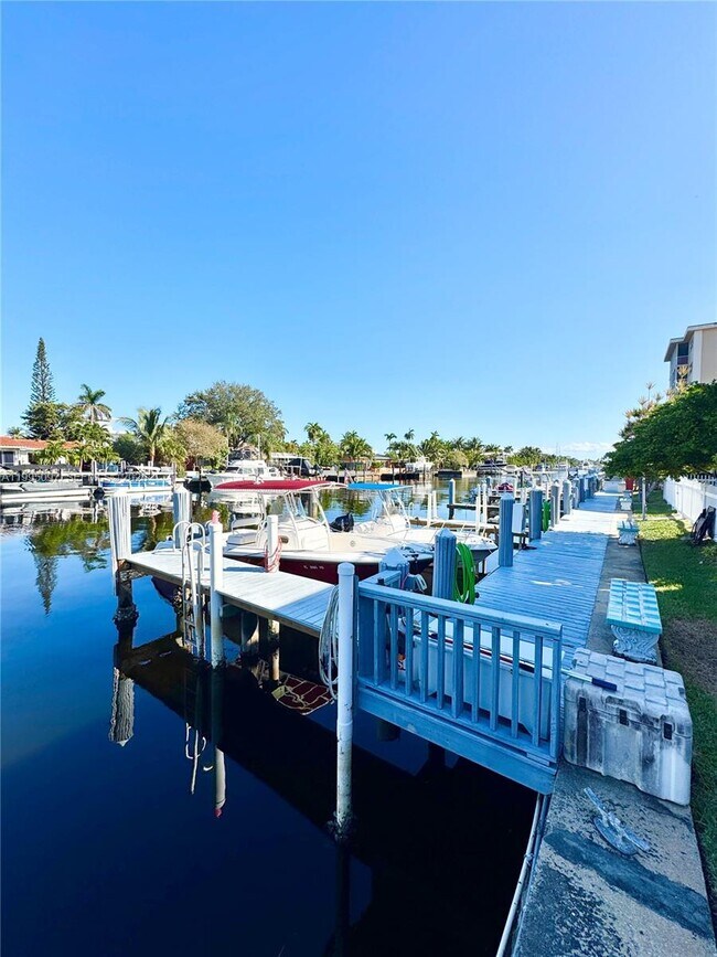 Building Photo - 1601 SE 15th St