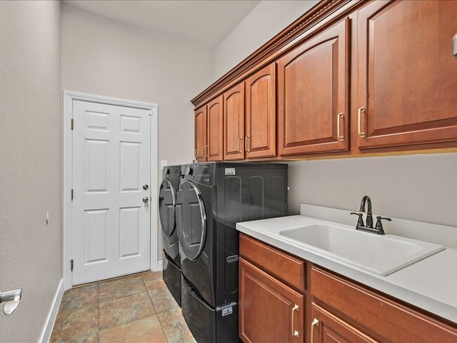 Building Photo - 10325 Sweet Fennel Dr