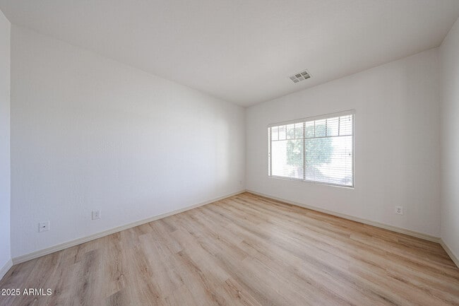 Building Photo - 17435 W Saguaro Ln