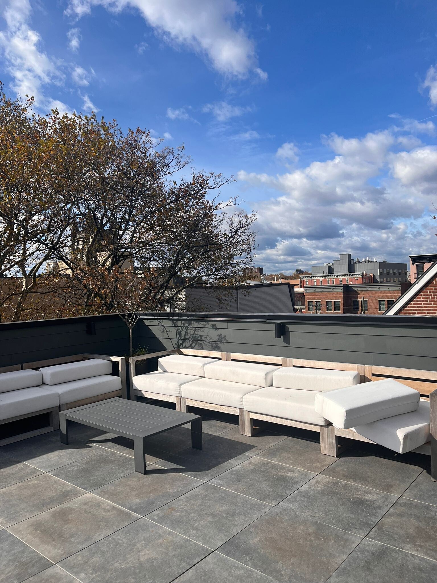 Building Photo - 328 Pacific Ave