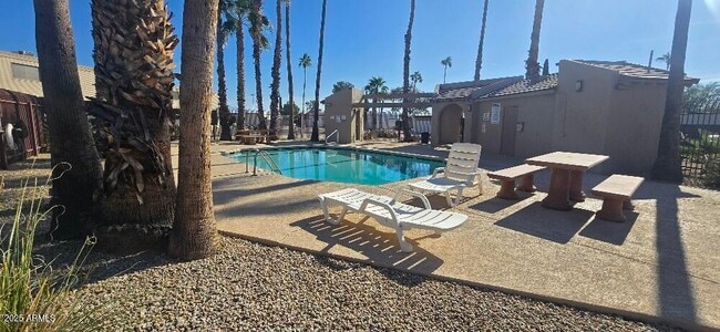 Building Photo - 17014 E Calle Del Oro