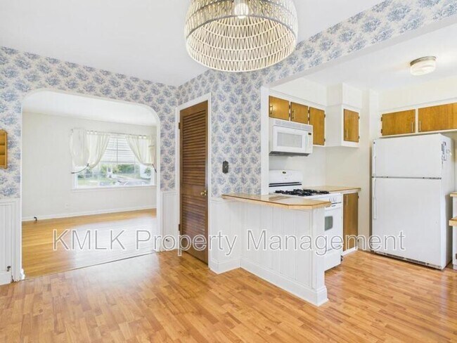 Building Photo - 2667 11th St