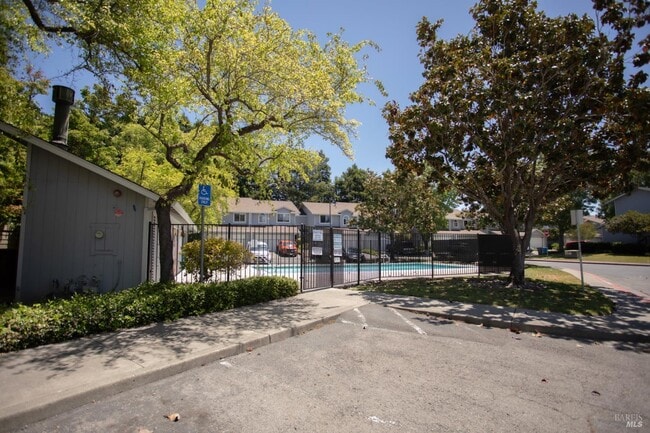 Building Photo - 1549 Monarch Pl