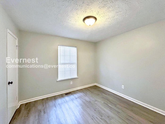 Building Photo - 3480 Stone Ridge Dr