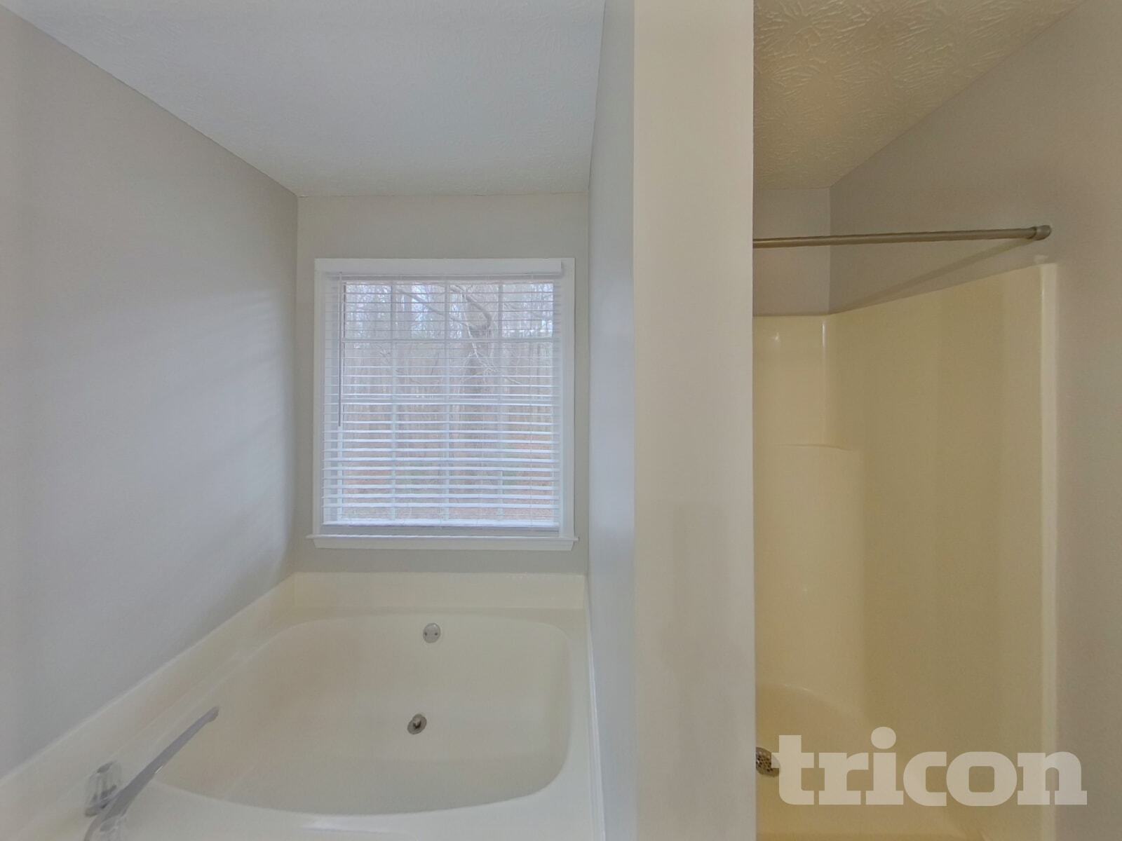 Building Photo - 555 N Oakland Cir