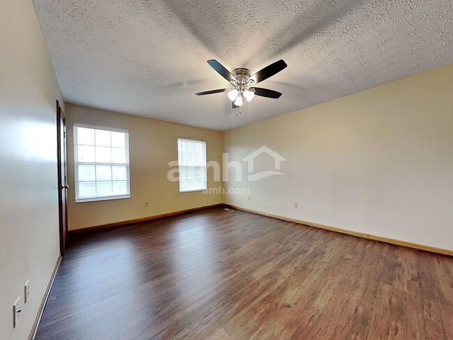 Building Photo - 6585 Taylor Trace Ln