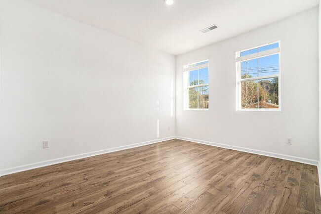 Building Photo - Brand New 'Knollwood' 3 Bed/3.5 Bath Townhome: Quartz, LVP Flooring, Deck & Pool Access!