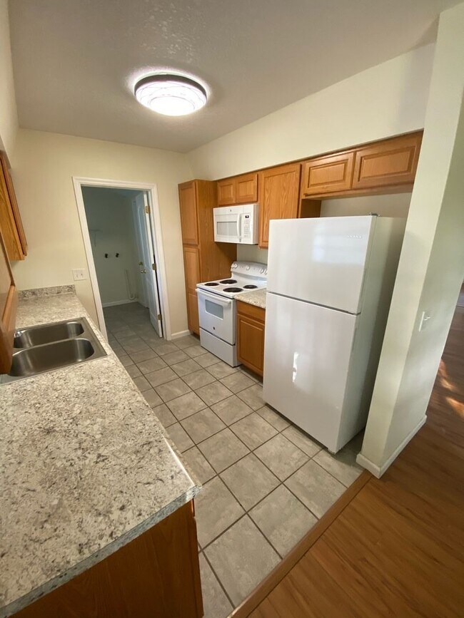 Building Photo - 2 Bedrooms 2 baths Orange City