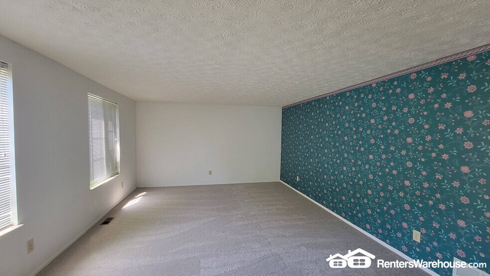 Building Photo - 1461 Silver Lake Dr