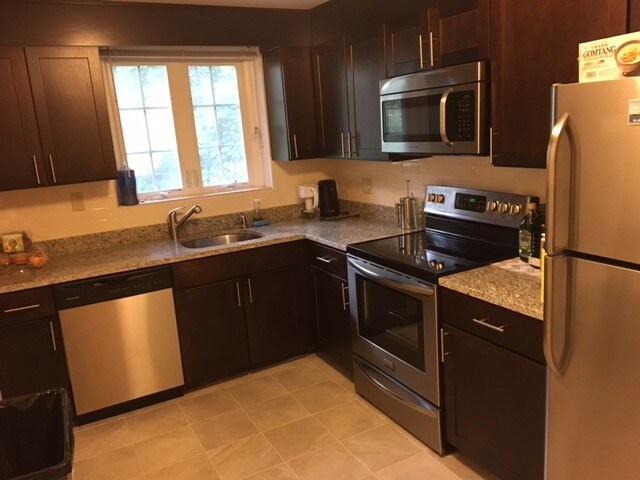 Building Photo - 20 Captain Parker Arms