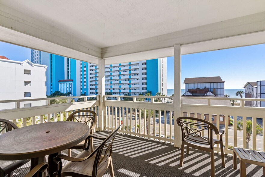 Building Photo - 2805B N Ocean Blvd