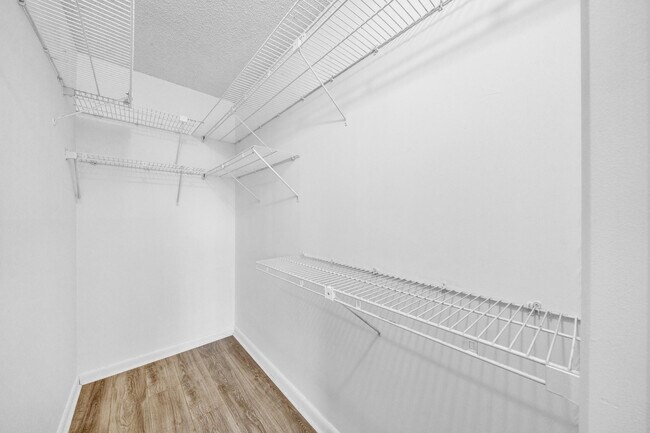 Building Photo - 308 Fanshaw H