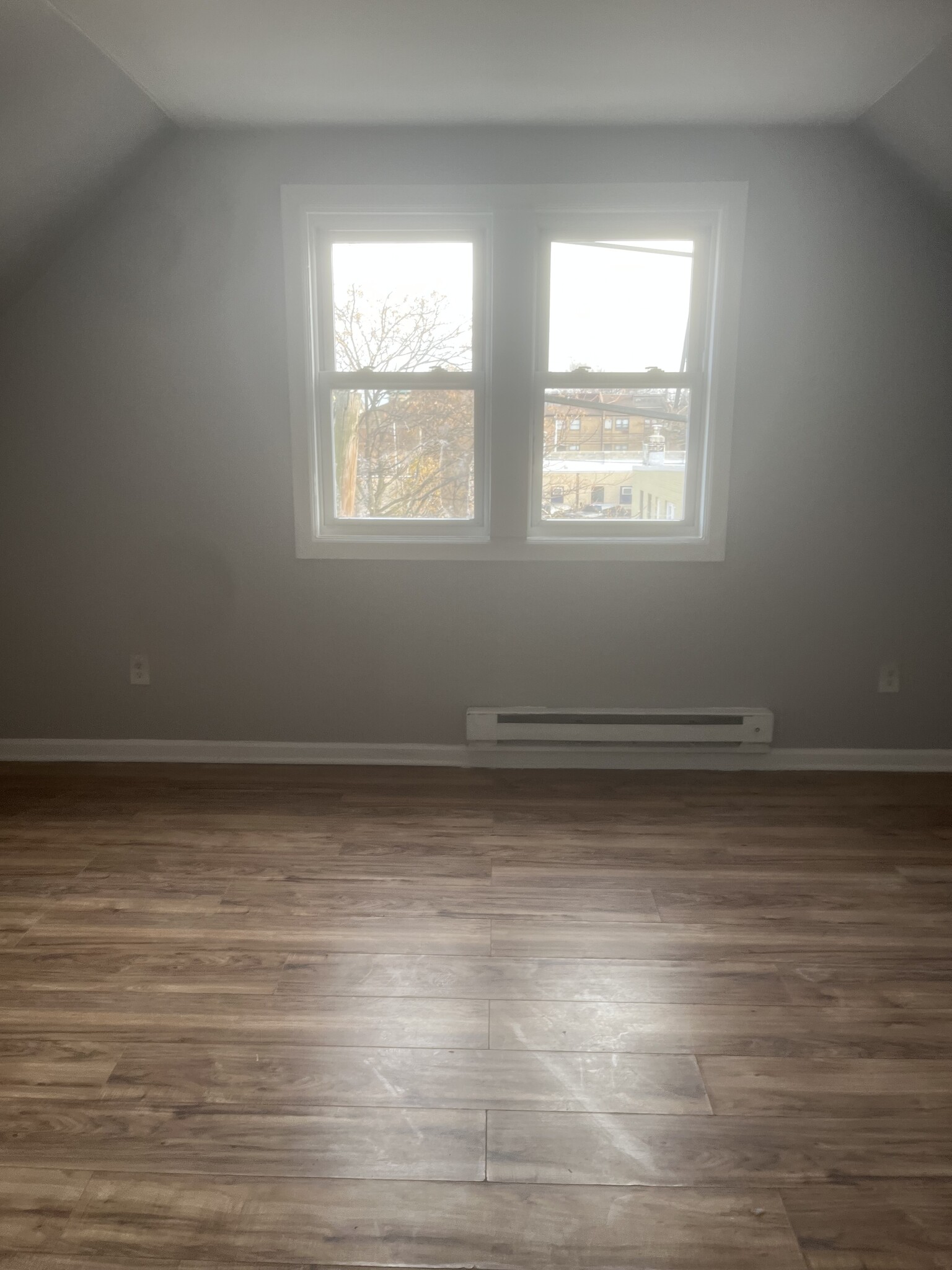 Building Photo - 375 S 10th St