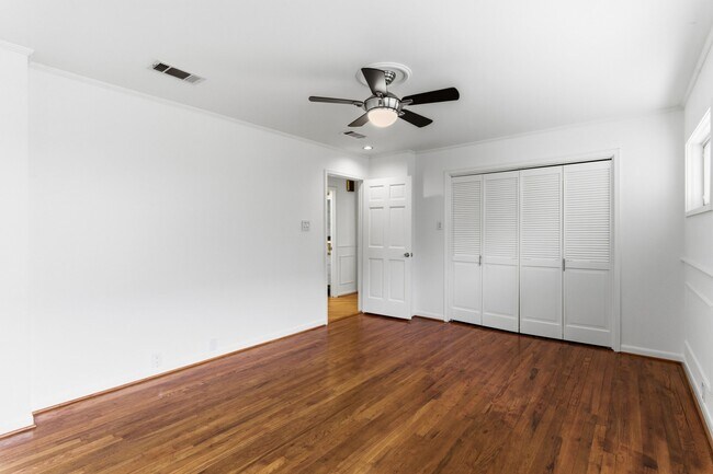 Building Photo - 531 Azaleadell Dr