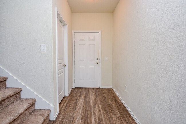 Building Photo - 4407 Champions Landing Dr