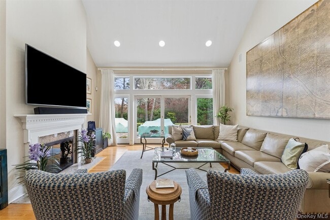 Building Photo - 3 Cherry Blossom Ln