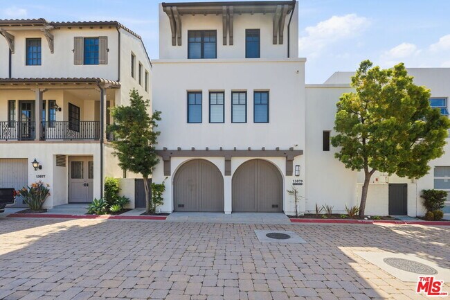 Building Photo - 13079 Bluff Creek Dr