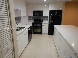 Building Photo - 430 Commodore Dr