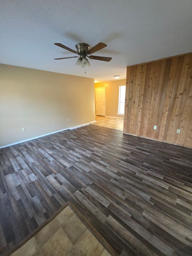 Building Photo - 30 Hammco Cir