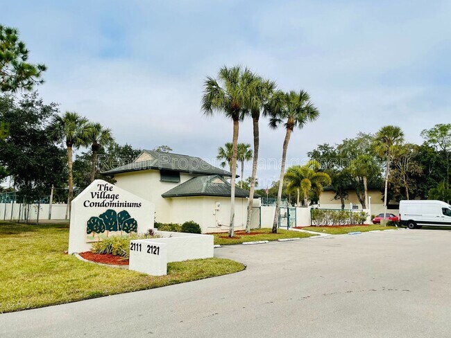 Building Photo - 2131 Crystal Dr