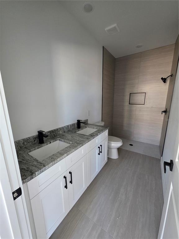 Building Photo - 113 E Bullard Ave