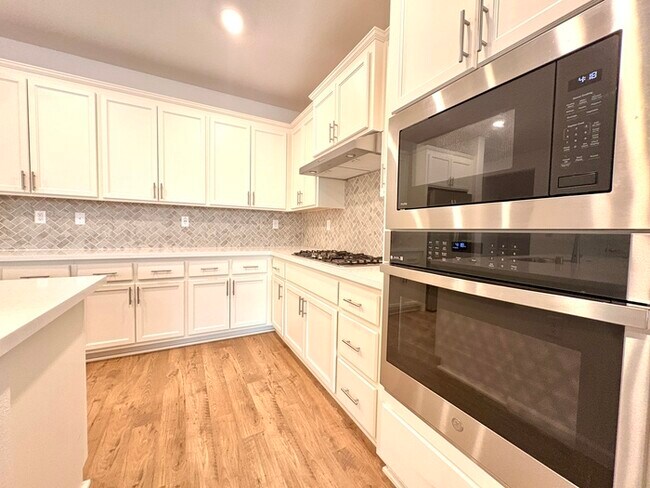 Building Photo - Beautiful Solar Home For Rent in Lincoln