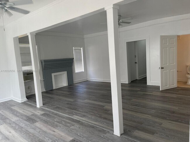 Building Photo - 817 4th St