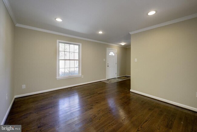 Building Photo - 4 Ritchfield Ct