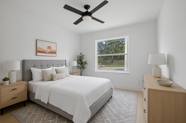 Building Photo - 10561 Paso Fino Dr