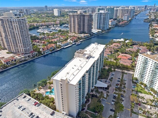 Building Photo - 19390 Collins Ave