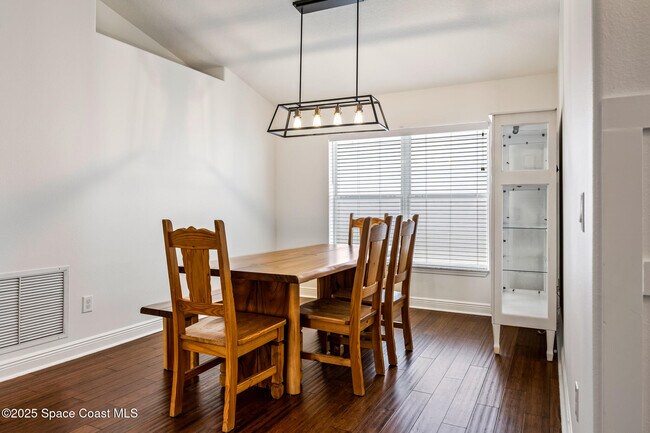 Building Photo - 1236 Alaqua Way