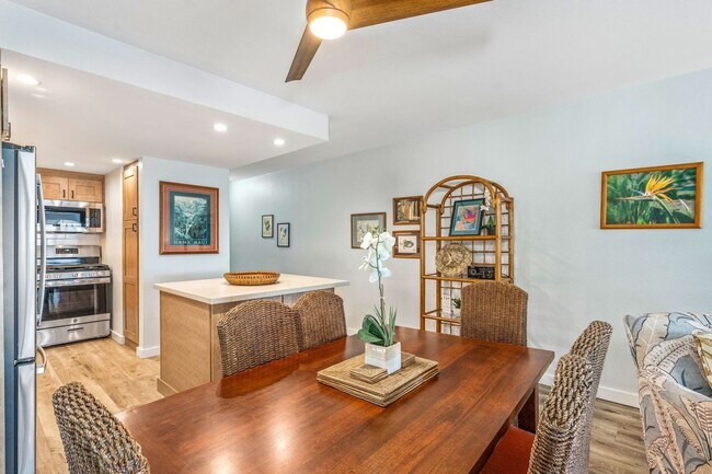 Building Photo - Ocean View 2/2 Fully Furnished + Newly Renovated Condo!